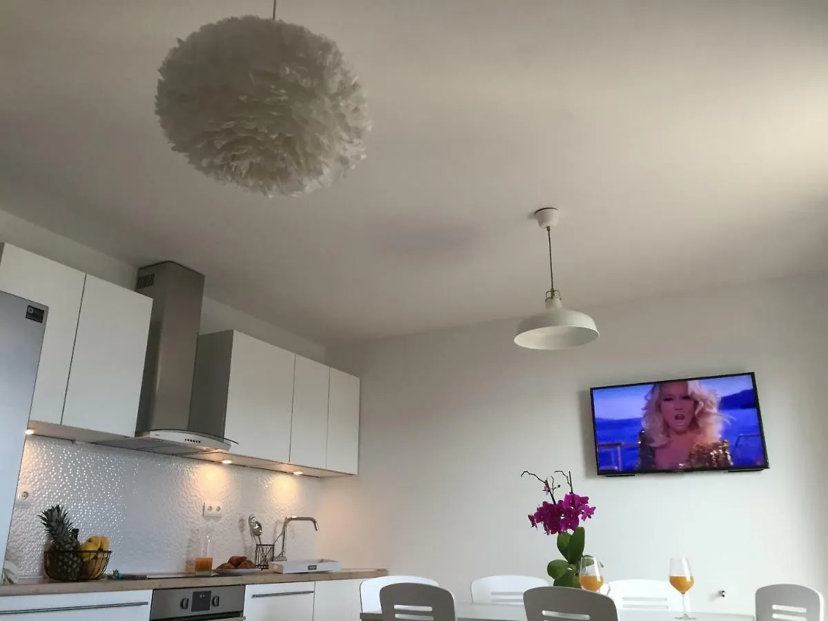 Spacious Apartment With Stunning View Novi Vinodolski